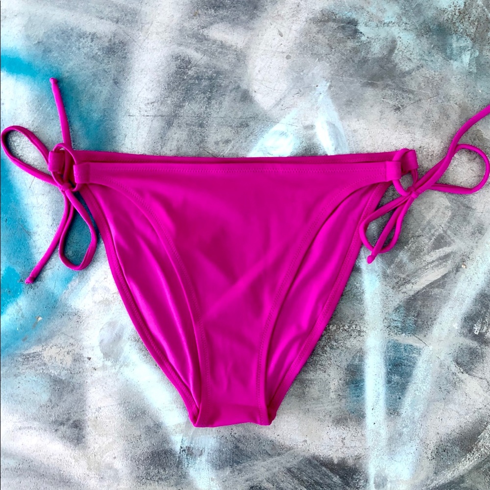 MISS MANDALAY 
Los Angeles Magenta Tieside Bikini